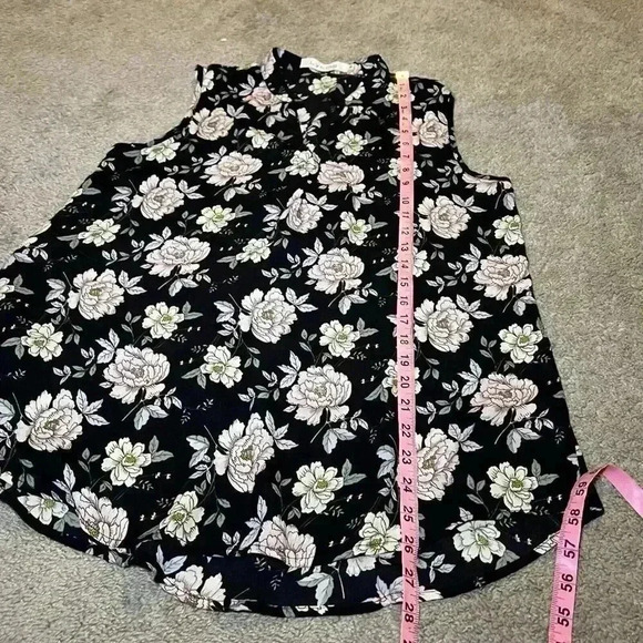 Lyking Women’s Sleeveless Black Floral Blouse Size Medium - Picture 6 of 6